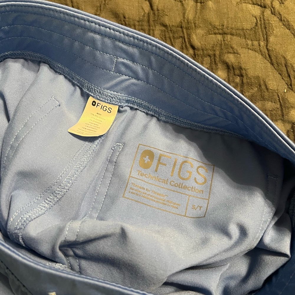 Figs Livingston Ceil Blue size small tall